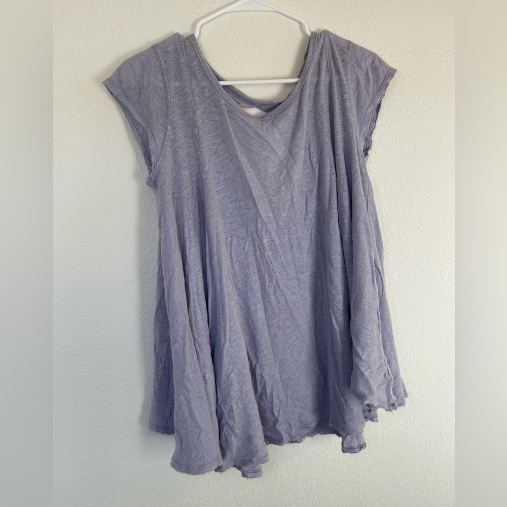 Free People Top
Color: Purple
Size S
Good Condition